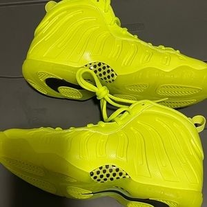Nike Air Foamposite Pro Volt 2021